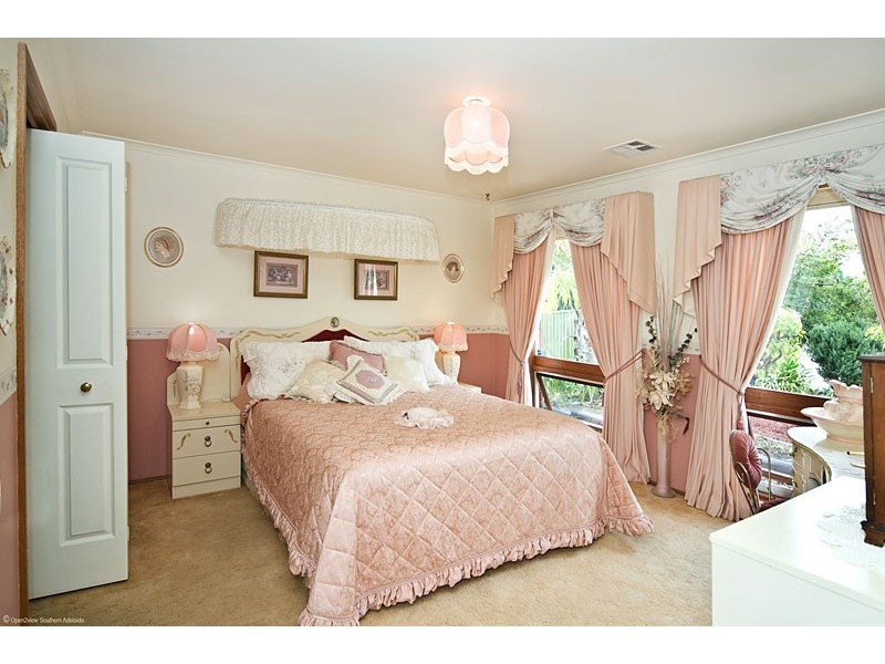 1 Clyde Court, Christie Downs SA 5164