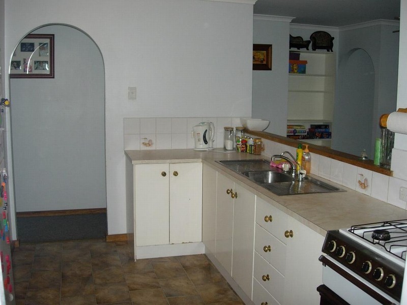 17 Lillian Street, Huntfield Heights SA 5163