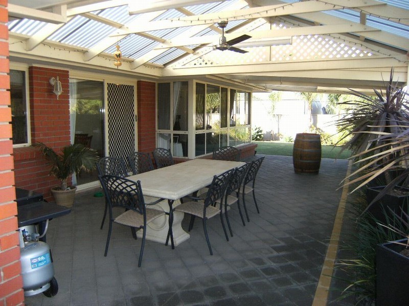 24 Overland Crescent, Sheidow Park SA 5158