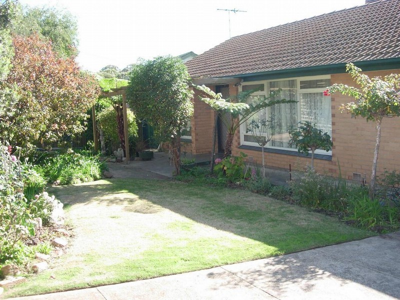 9 Charles Street, Christie Downs SA 5164