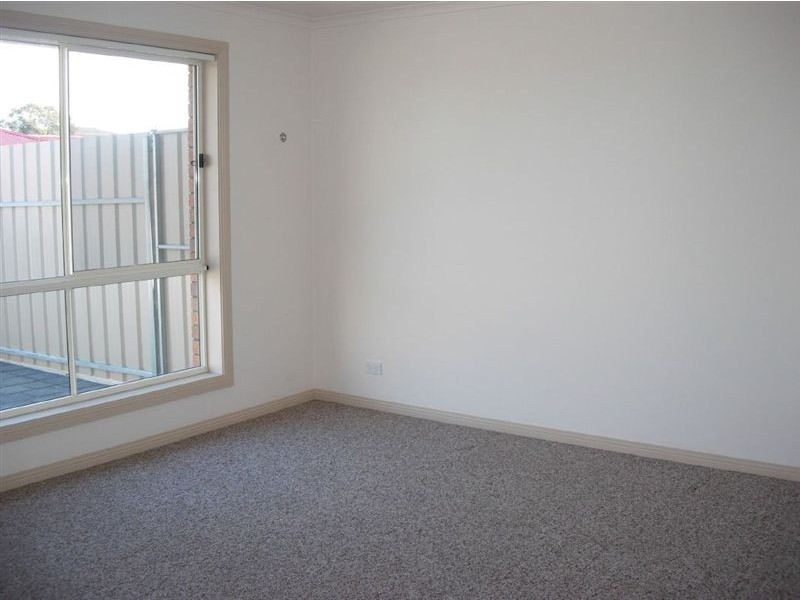 4/6 Booth Avenue, Morphett Vale SA 5162