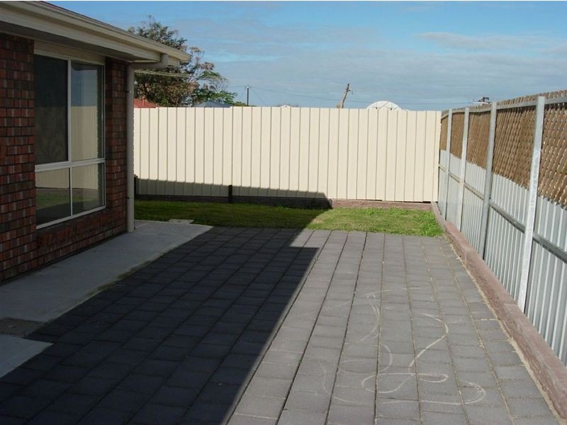 4/6 Booth Avenue, Morphett Vale SA 5162