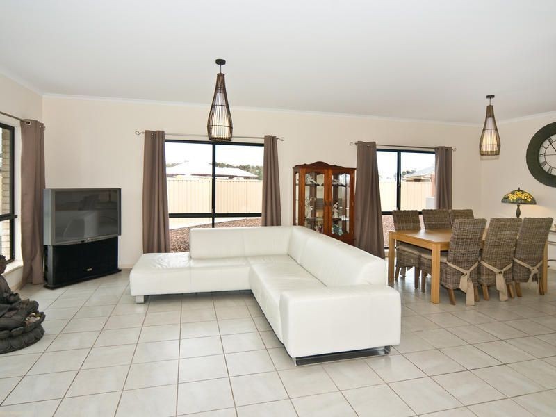 3 Ocean Street, Seaford Meadows SA 5169