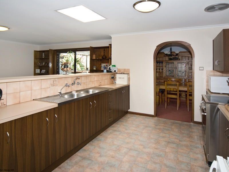 8 Barry Street, Port Noarlunga SA 5167