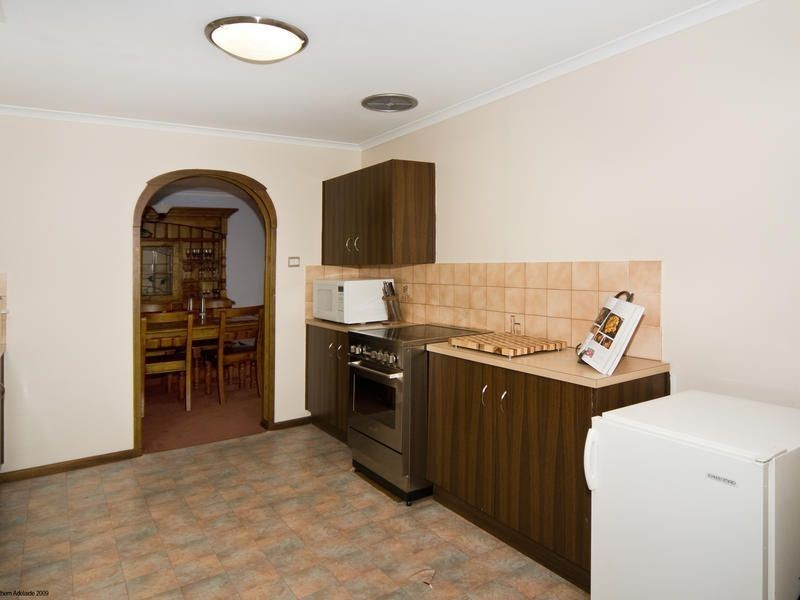 8 Barry Street, Port Noarlunga SA 5167