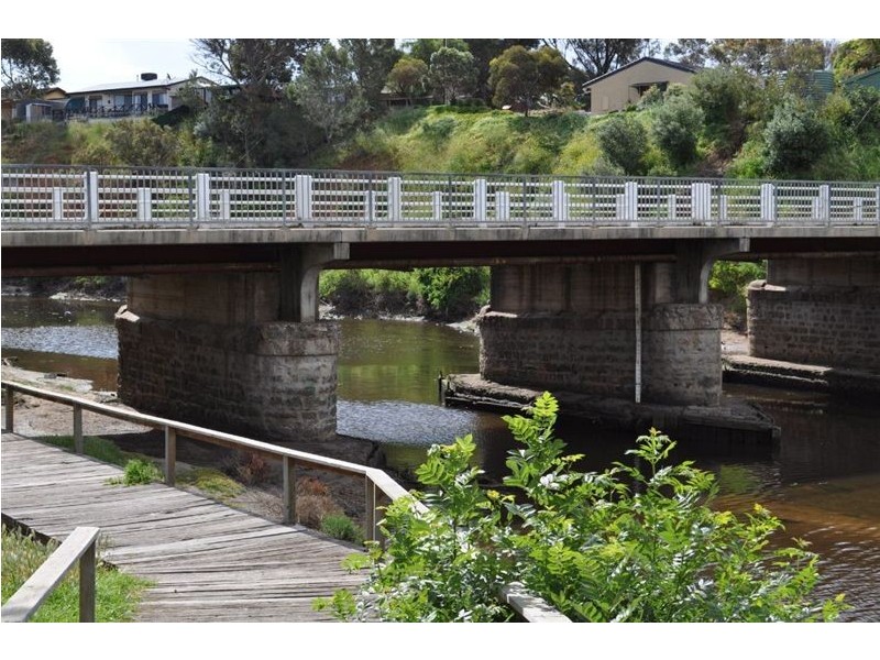2 Hall Crescent, Old Noarlunga SA 5168