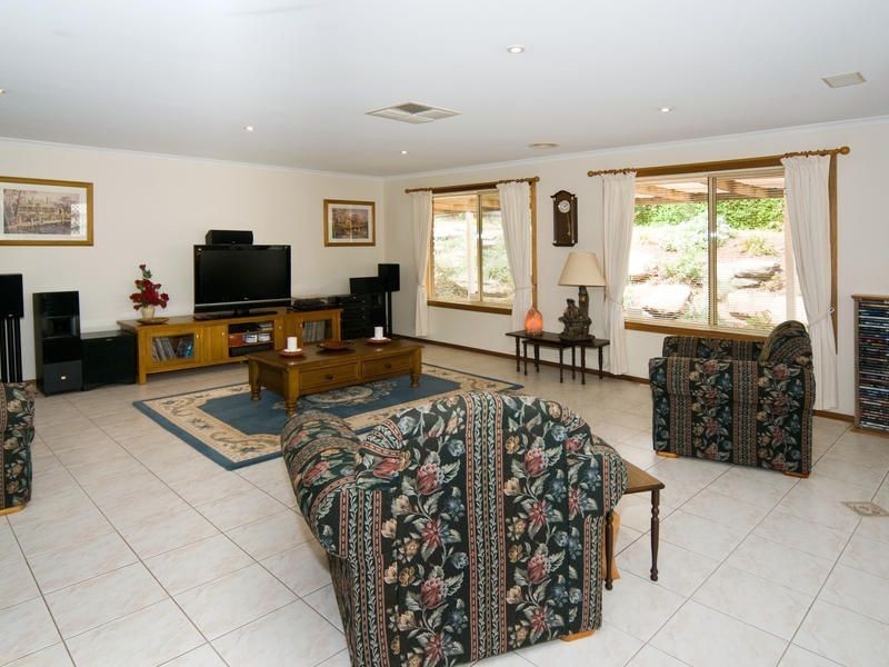 19 Hazeltine Drive, Seaford Rise SA 5169