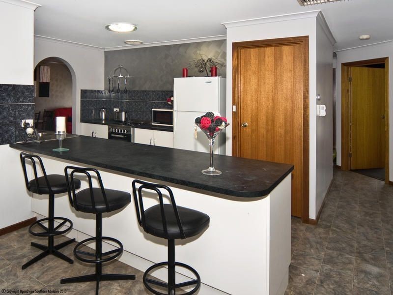1 Lowell Court, Woodcroft SA 5162