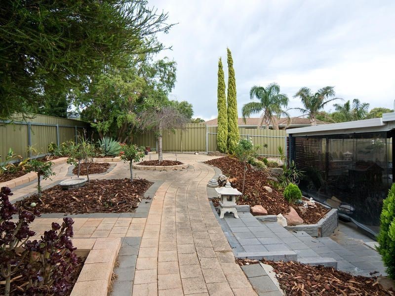 1 Lowell Court, Woodcroft SA 5162