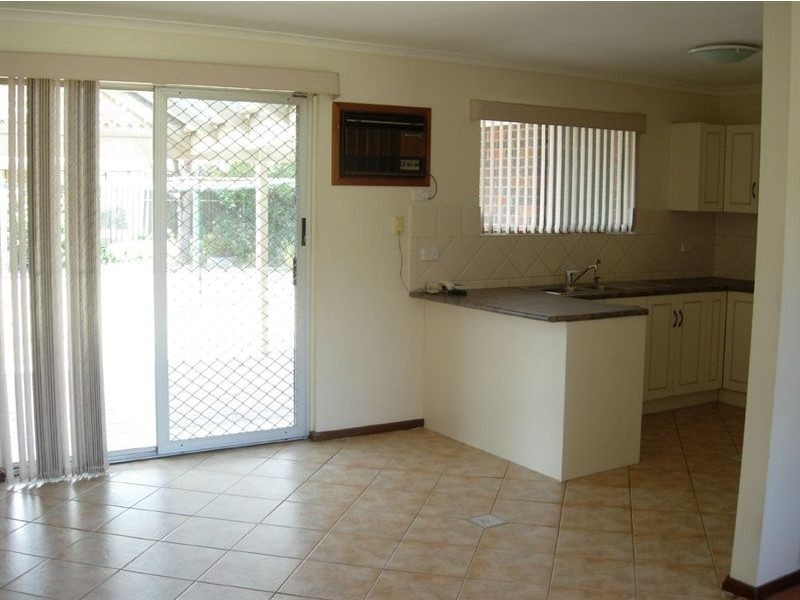 10 Jenner Street, Morphett Vale SA 5162