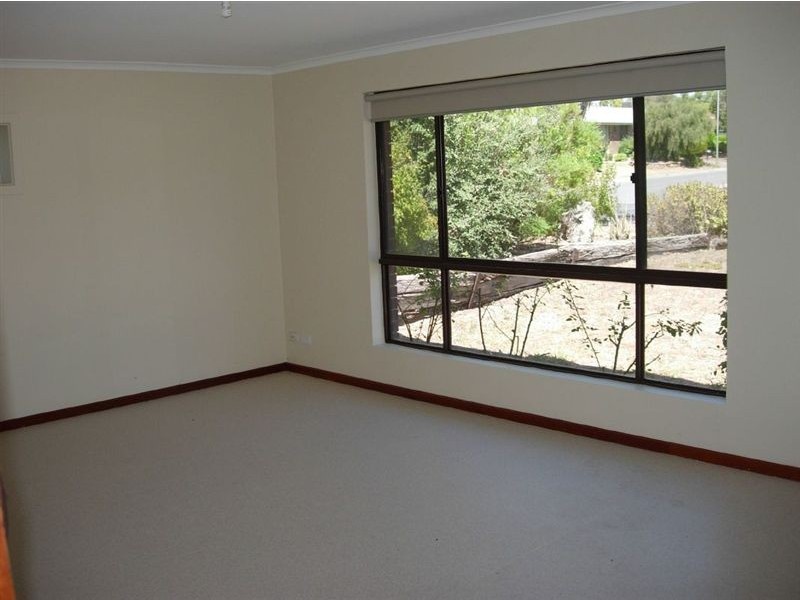2 Rothschild Street, Woodcroft SA 5162