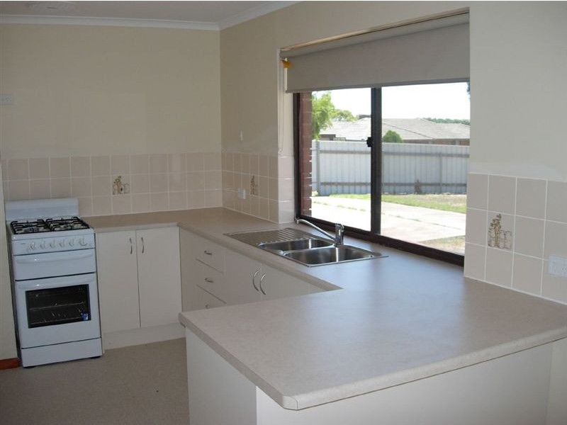 2 Rothschild Street, Woodcroft SA 5162