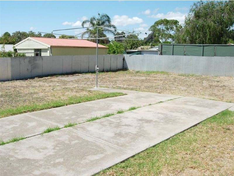 2 Rothschild Street, Woodcroft SA 5162