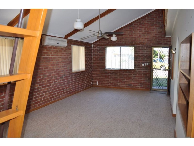 3/2 Warrigal Road, Aldinga Beach SA 5173