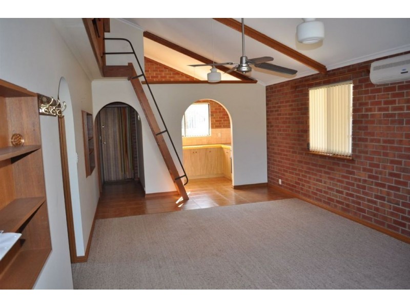 3/2 Warrigal Road, Aldinga Beach SA 5173