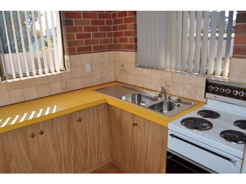 3/2 Warrigal Road, Aldinga Beach SA 5173