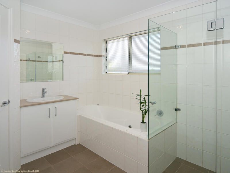 69 Collins Parade, Hackham SA 5163