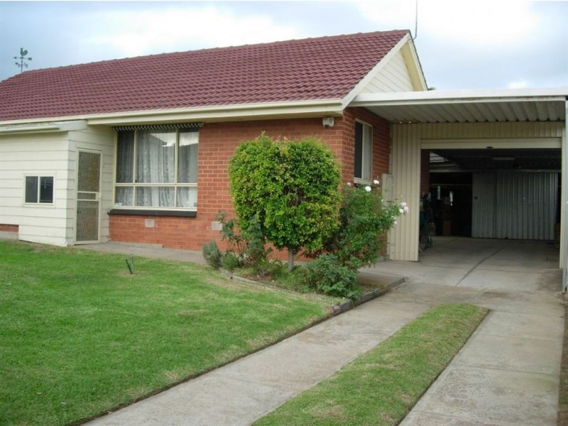 8 Higgins Street, O’sullivan Beach SA 5166