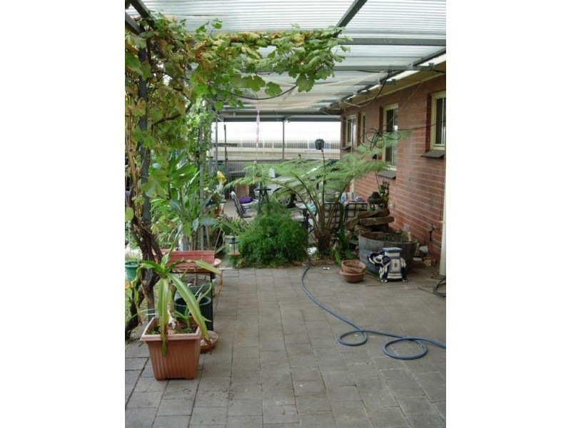 8 Higgins Street, O’sullivan Beach SA 5166