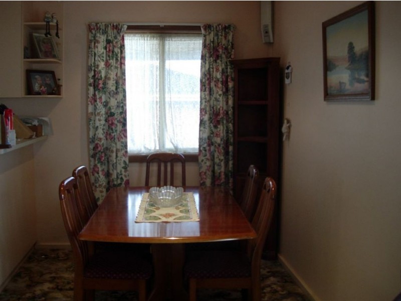 8 Higgins Street, O’sullivan Beach SA 5166