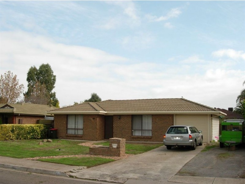 10 Warburton Drive, Woodcroft SA 5162