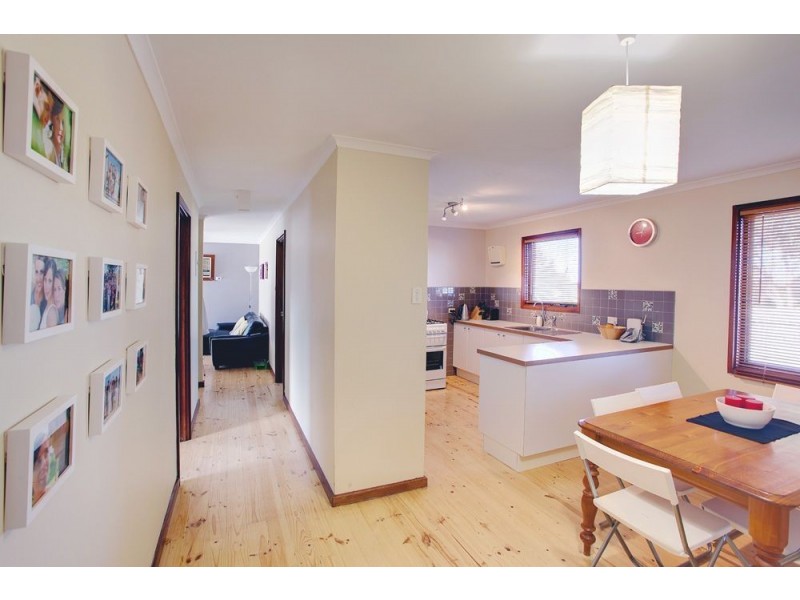 42 Poznan Crescent, Hackham West SA 5163