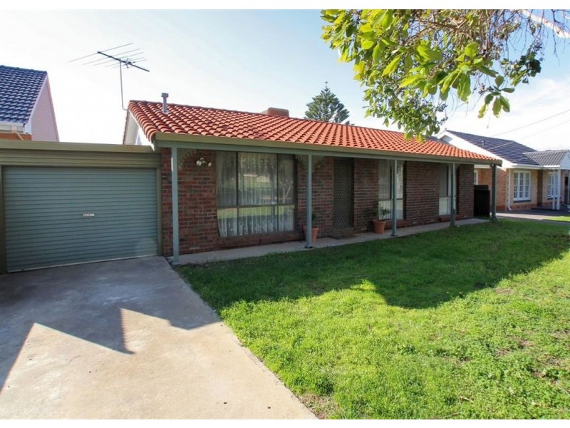 17 Yates Crescent, Morphett Vale SA 5162