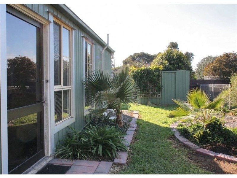 17 Yates Crescent, Morphett Vale SA 5162