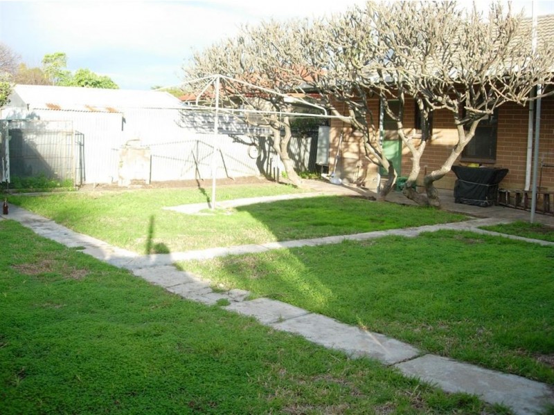 18 Thorne Crescent, Mitchell Park SA 5043