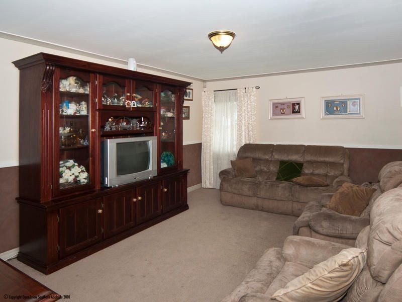 24 Greenloop Crescent, Huntfield Heights SA 5163