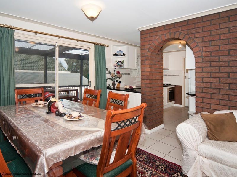 24 Greenloop Crescent, Huntfield Heights SA 5163