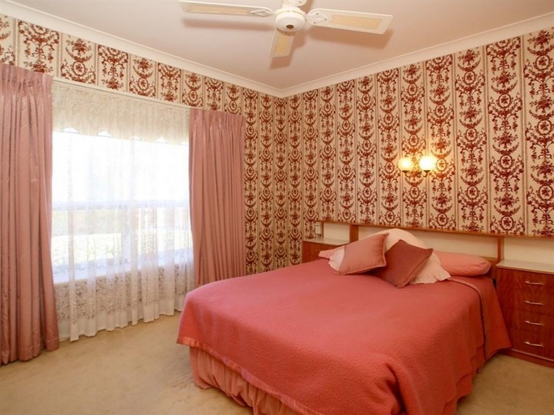 5 Hunt Crescent, Christies Beach SA 5165