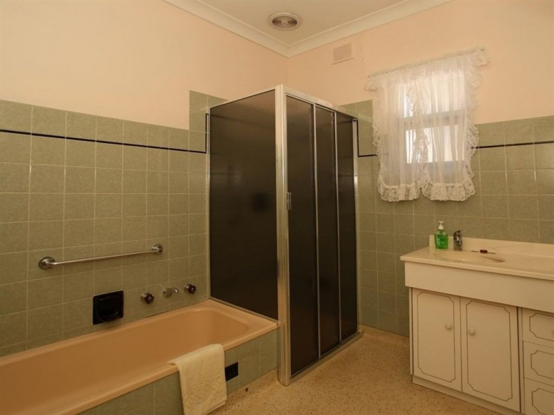 5 Hunt Crescent, Christies Beach SA 5165