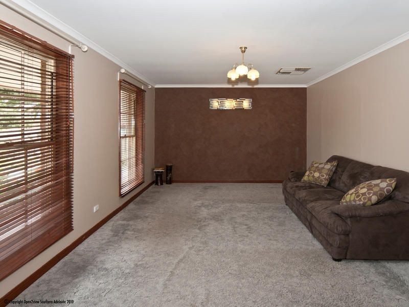 18 Moncur Street, Woodcroft SA 5162