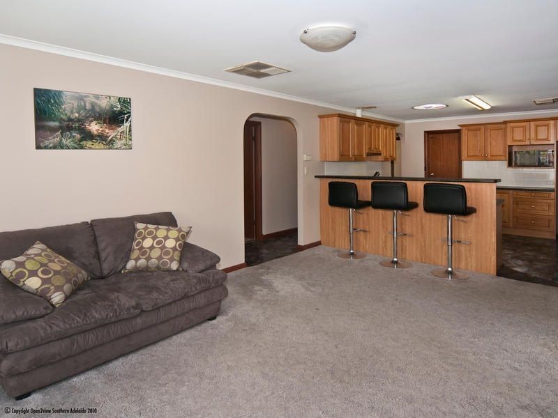 18 Moncur Street, Woodcroft SA 5162