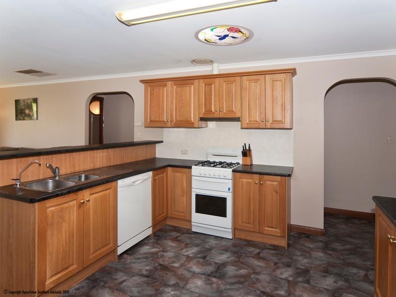 18 Moncur Street, Woodcroft SA 5162