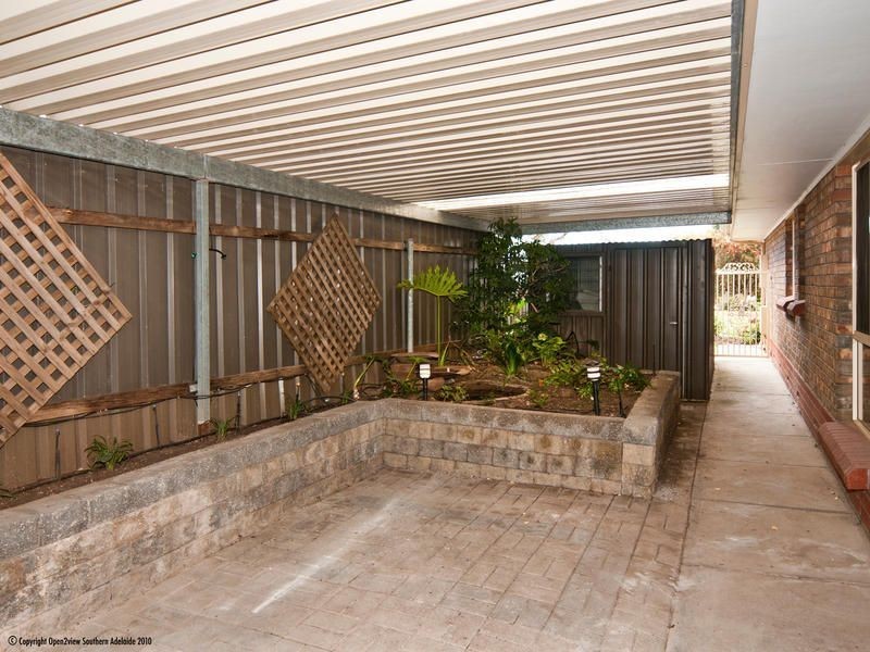 18 Moncur Street, Woodcroft SA 5162