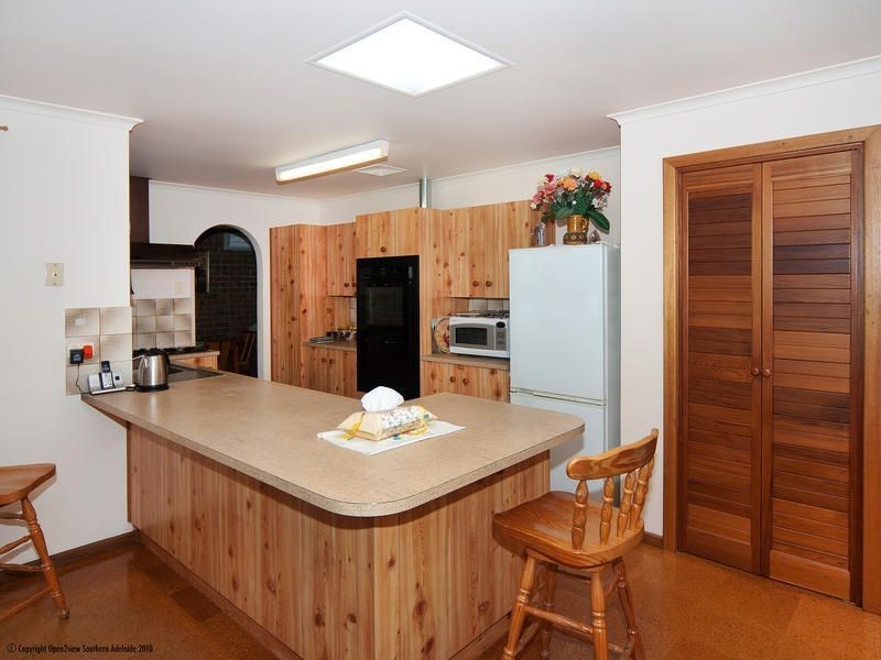 2 Narina Way, Aberfoyle Park SA 5159