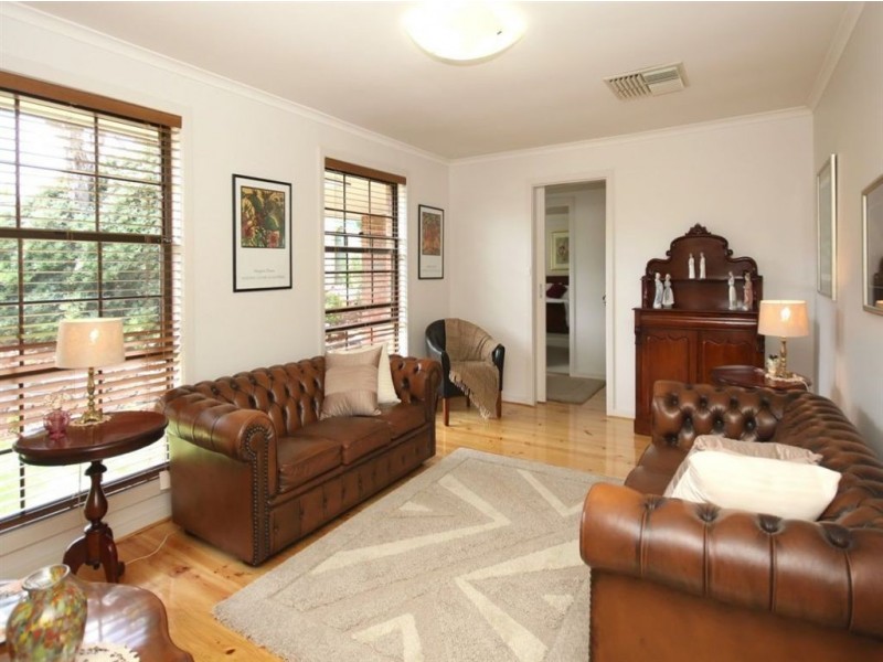 3 Falcon Court, Hallett Cove SA 5158