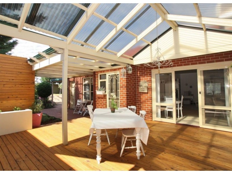 1 Highfield Drive, Aberfoyle Park SA 5159