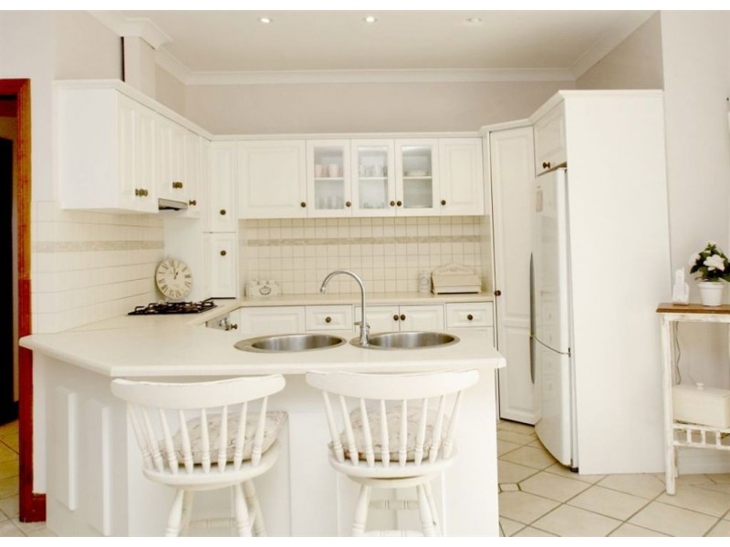 1 Highfield Drive, Aberfoyle Park SA 5159