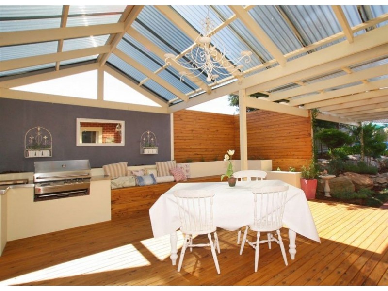 1 Highfield Drive, Aberfoyle Park SA 5159