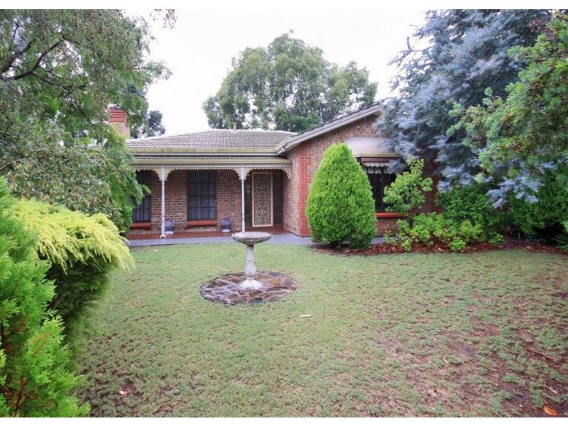25 Pine Drive, Aberfoyle Park SA 5159
