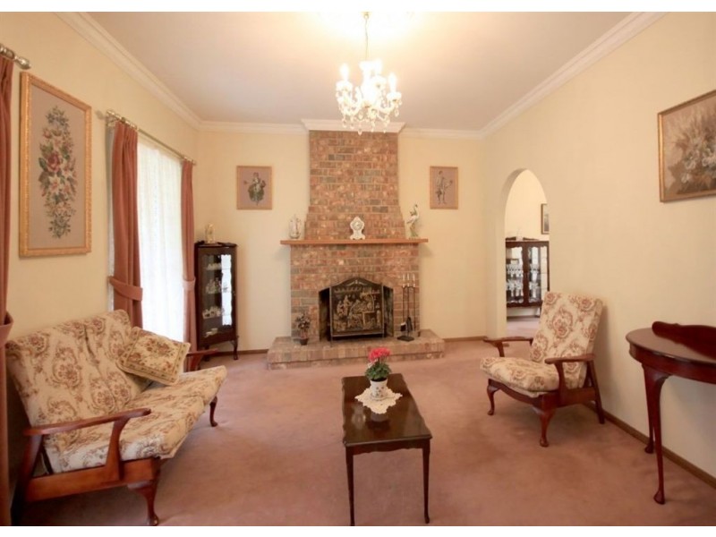 25 Pine Drive, Aberfoyle Park SA 5159