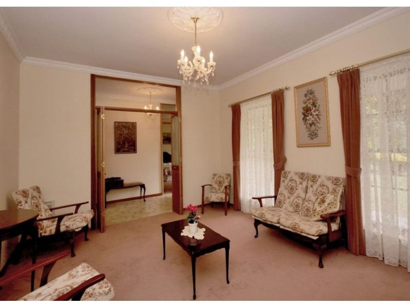 25 Pine Drive, Aberfoyle Park SA 5159