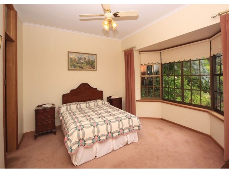 25 Pine Drive, Aberfoyle Park SA 5159