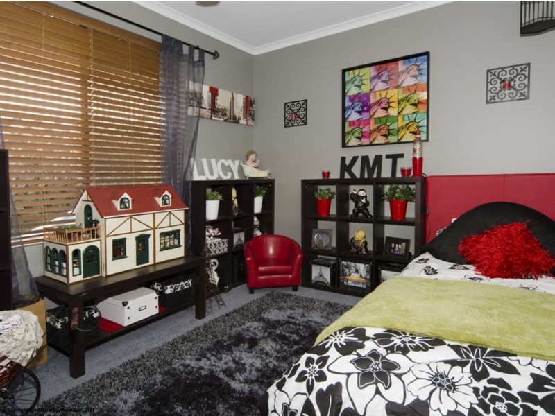 16 Scottsglade Road, Christie Downs SA 5164