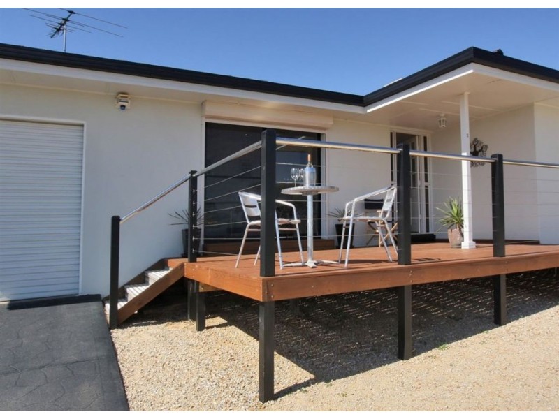 2 Minnipa Drive, Hallett Cove SA 5158