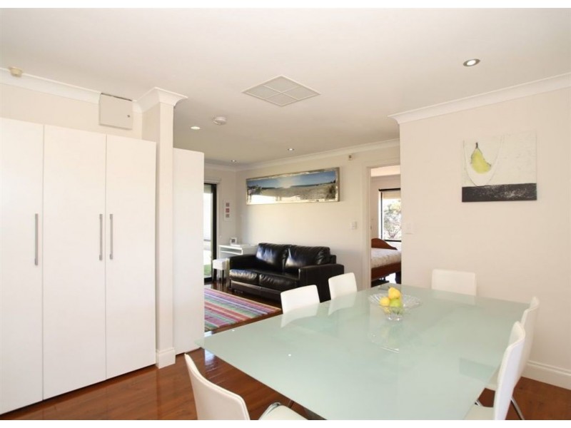 2 Minnipa Drive, Hallett Cove SA 5158
