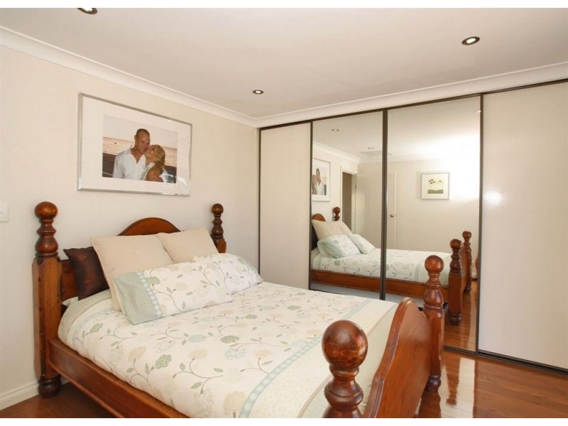 2 Minnipa Drive, Hallett Cove SA 5158